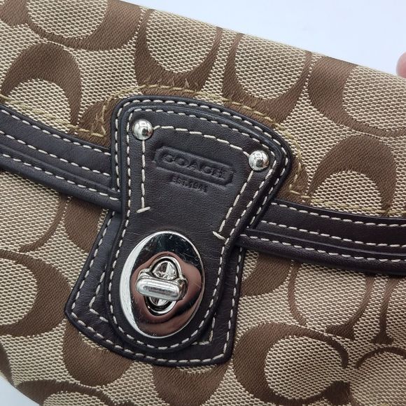 Coach Brown Signature Logo Small Purse Wristlet Clutch Brown Trim Turnlock - Picture 4 of 7